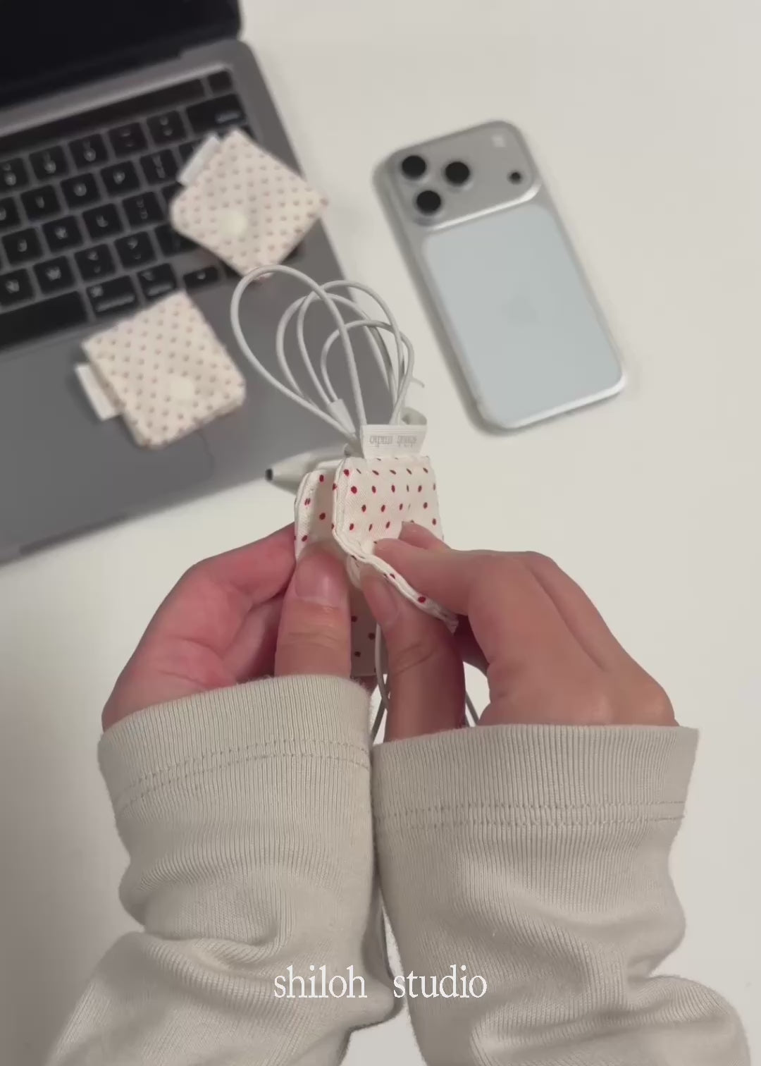 Fabric Wire Holder ✶⋆.˚ (Polka Dot)
